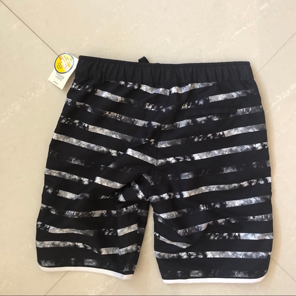 Tucker+Tate boy’s Swimwear Short - Picture 3 of 3